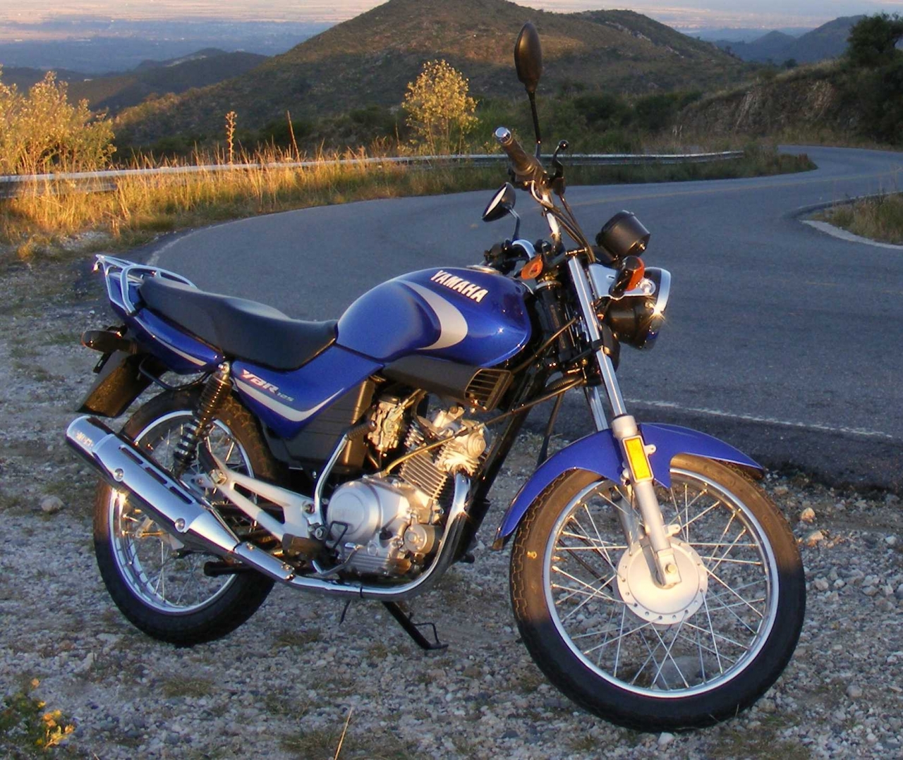 YBR 125 Atardecer grande.jpg