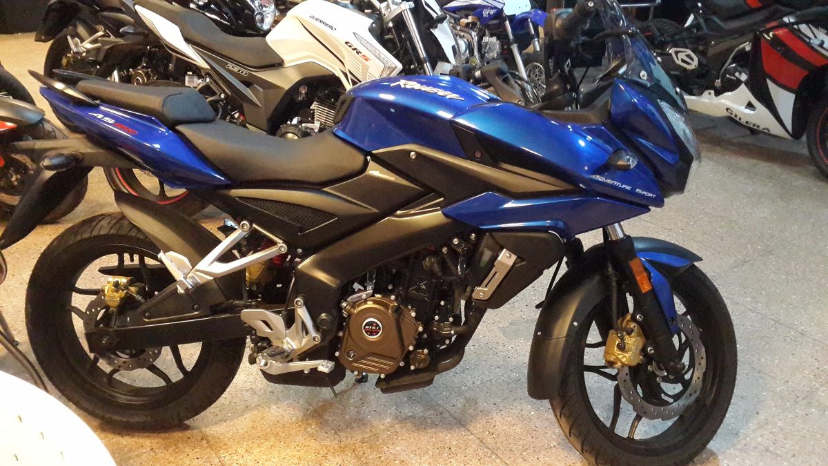 rouser-200-bajaj-D_NQ_NP_946421-MLA20789060353_062016-F.jpg