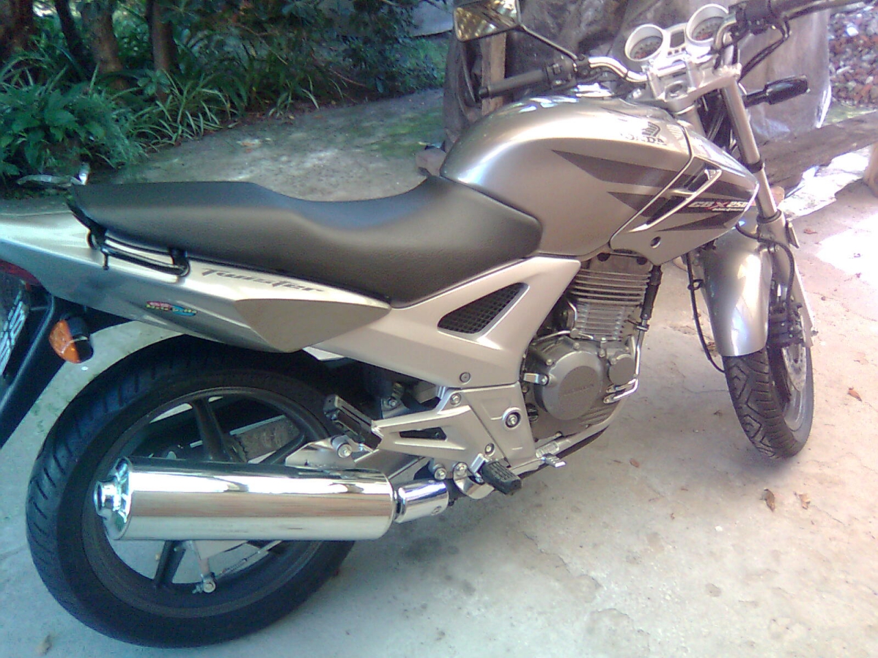 Moto Honda-Emilio.jpg